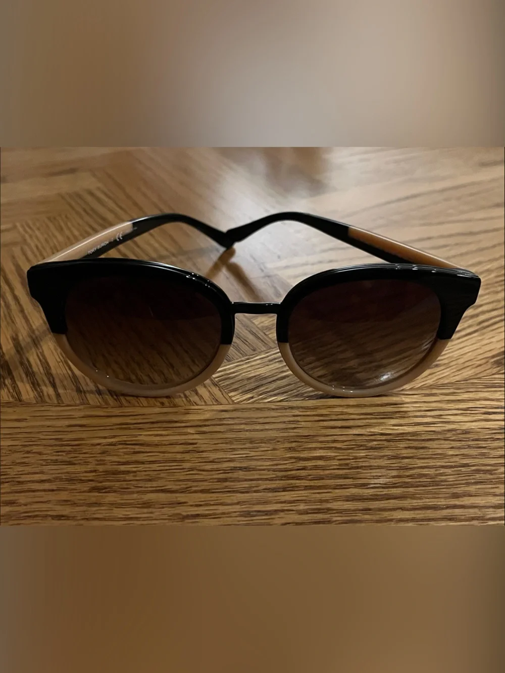 Tory Burch lenses tan iconic